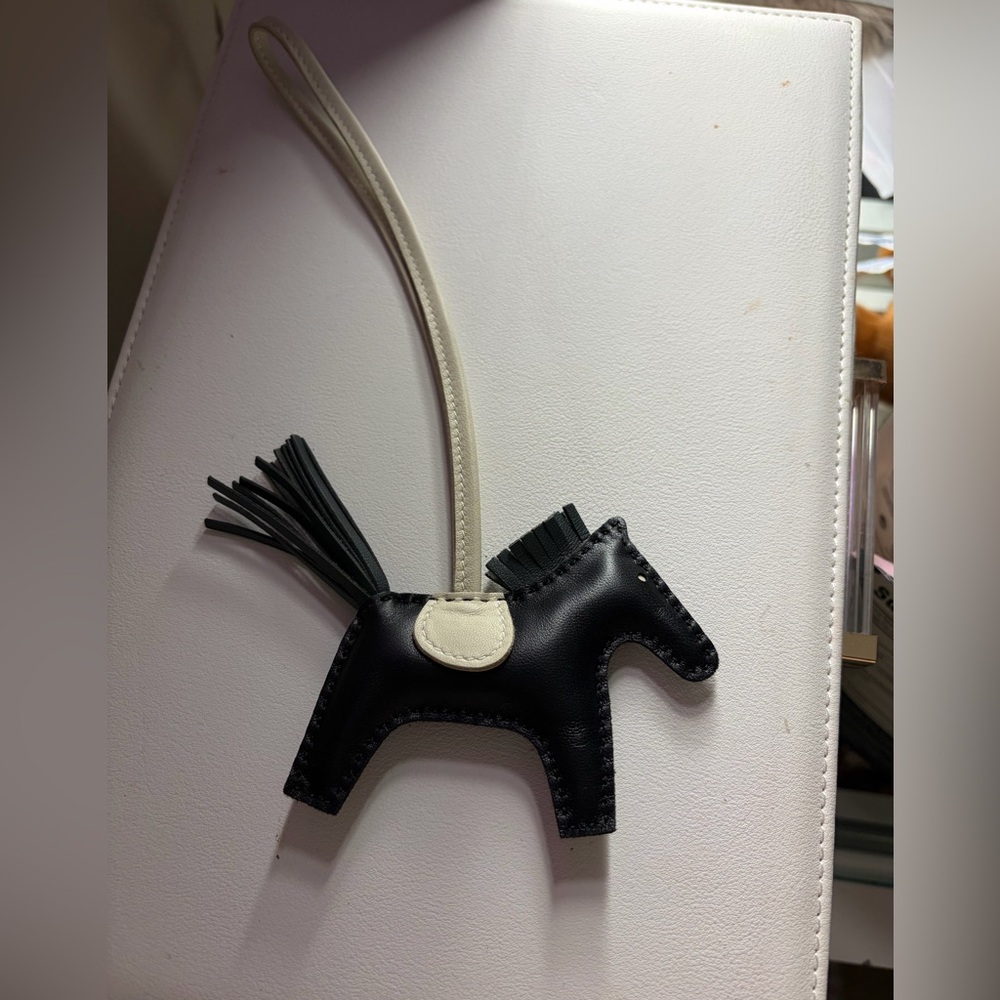 Hermes rodeo pm charm